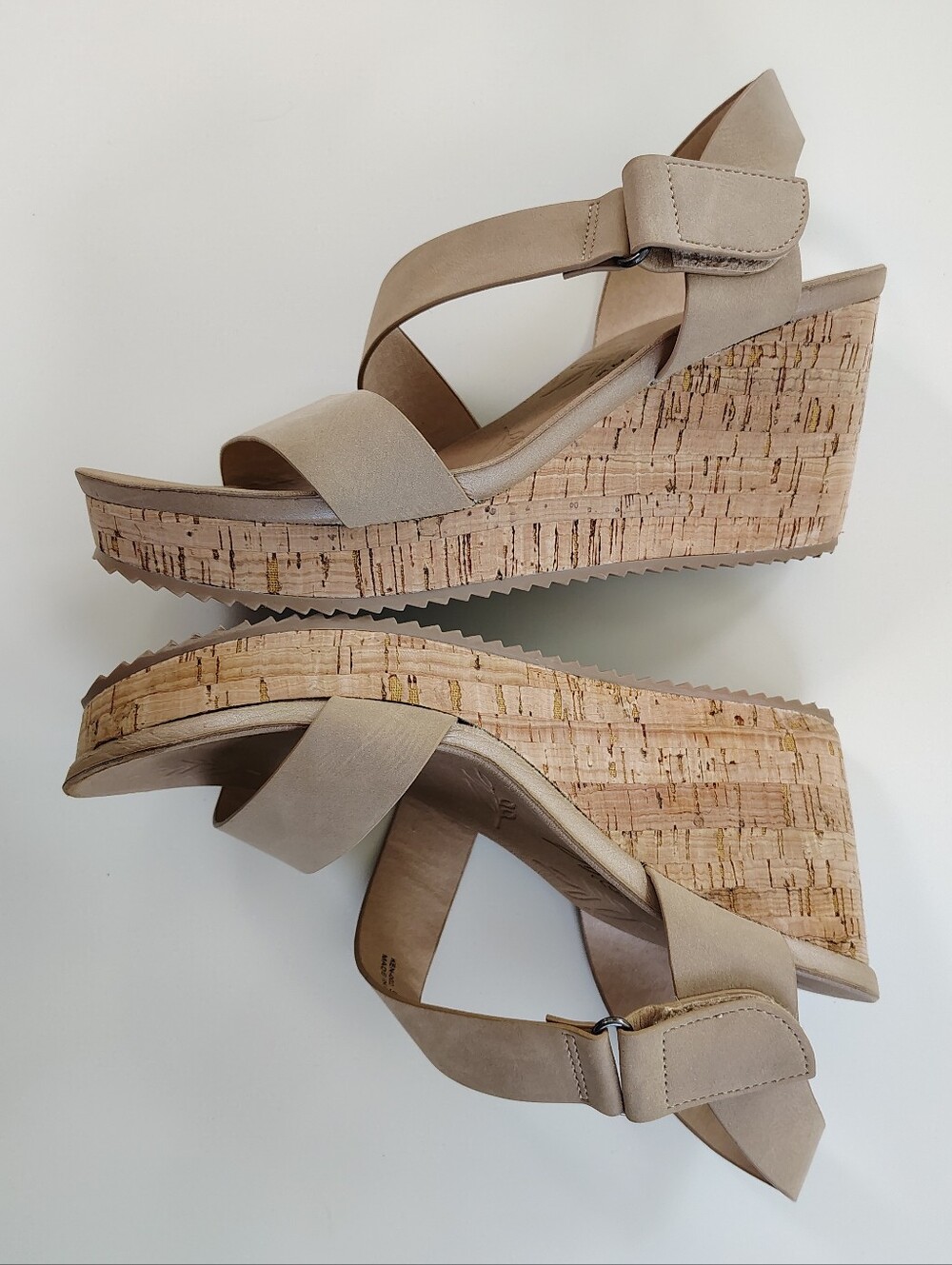 CL by Laundry Kingly Wedge Sandals in Nude/Tan 9